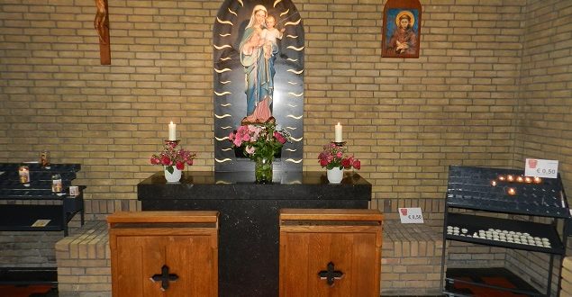 تقرير وصور القداس الأول في كنيسة مريم العذراء في مدينة آسن تقرير وصور خاص بالخورنة